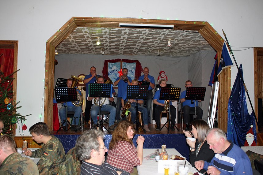 Mit Spende f&uuml;r Soldatenhilfswerk