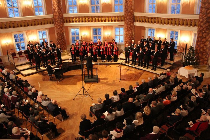 Weihnachtswunsch: Friede und Menschlichkeit