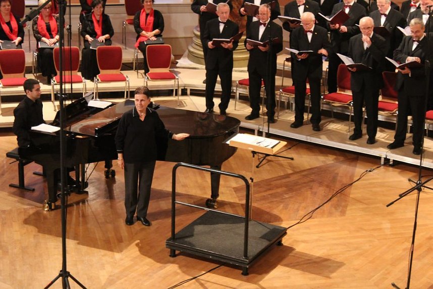 Weihnachtswunsch: Friede und Menschlichkeit