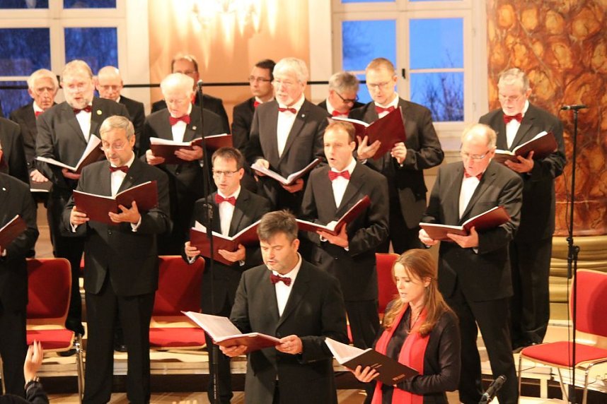 Weihnachtswunsch: Friede und Menschlichkeit