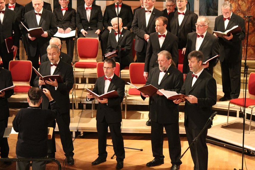 Weihnachtswunsch: Friede und Menschlichkeit