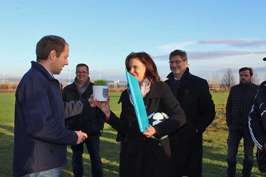 Sportplatz Oldisleben &uuml;bergeben