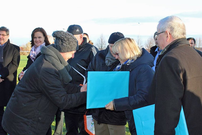 Sportplatz Oldisleben &uuml;bergeben