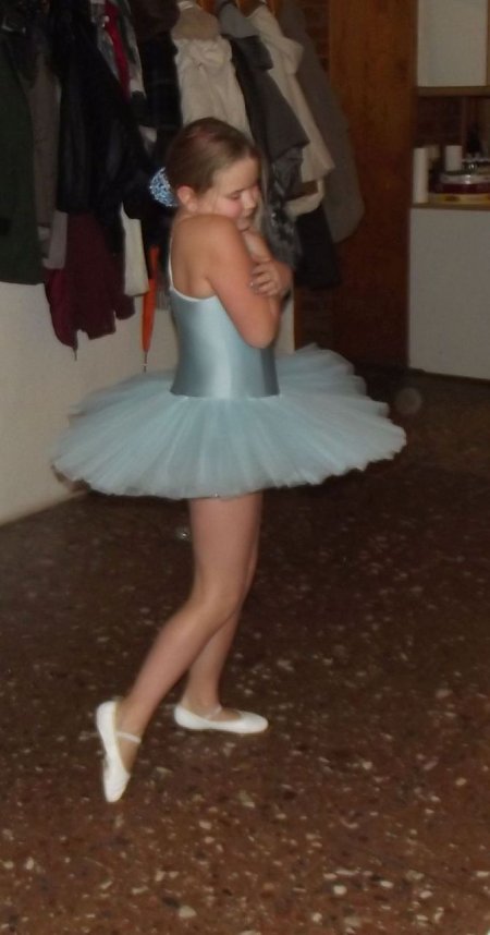 WB 4 Weihnachtsfeier mit besonderem Ballett-Tanz