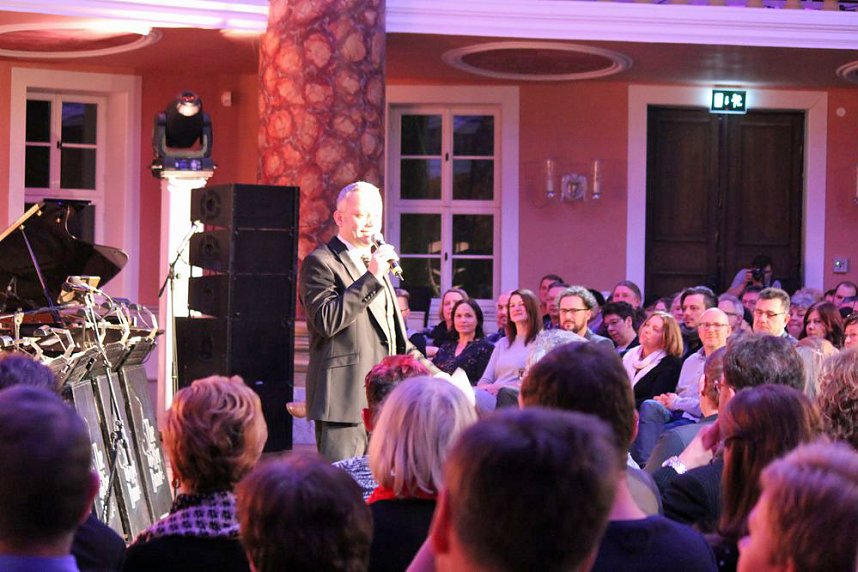 Stehende Ovationen im Achteckhaus