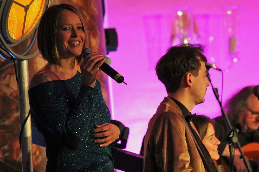 Stehende Ovationen im Achteckhaus