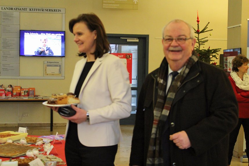 Kuchenbasar im Landratsamt