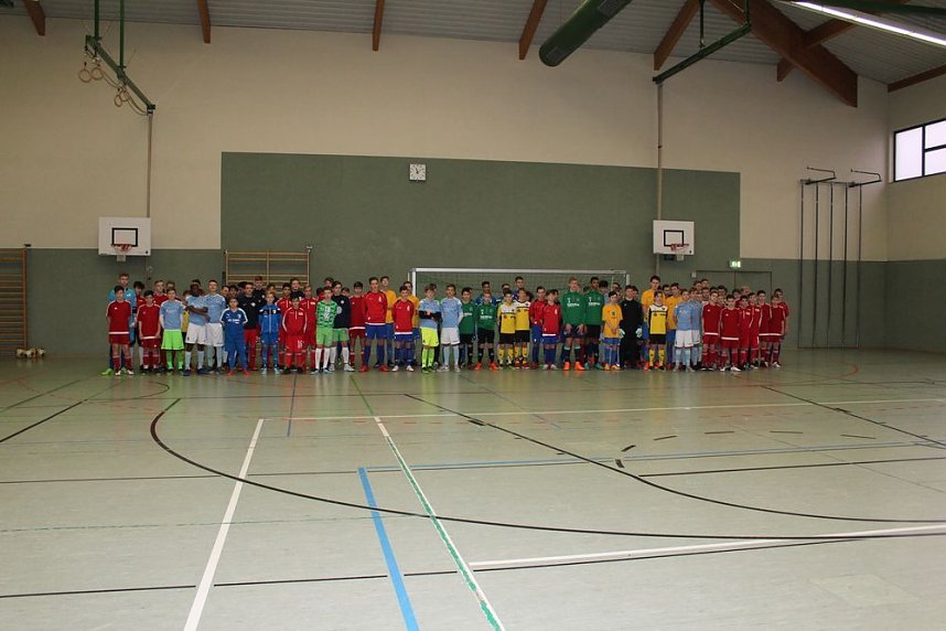 Stark besetzter 5. Allianz-Hallencup begonnen