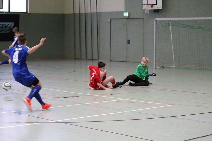 Stark besetzter 5. Allianz-Hallencup begonnen