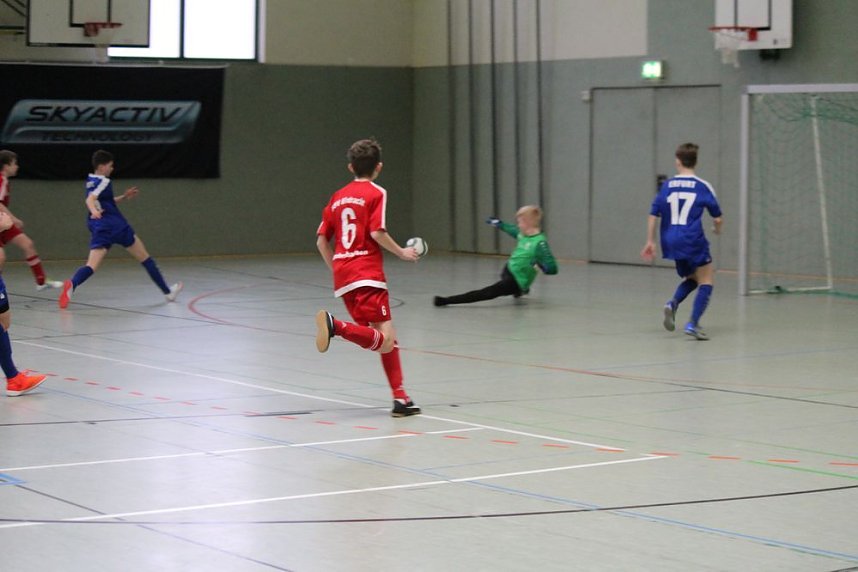 Stark besetzter 5. Allianz-Hallencup begonnen