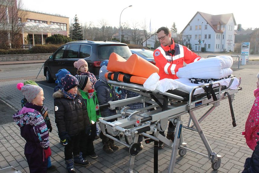 Erste Hilfe &Uuml;bung f&uuml;r Kindergartenkinder