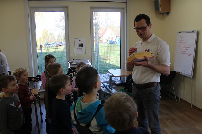 Erste Hilfe &Uuml;bung f&uuml;r Kindergartenkinder