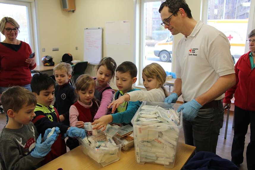 Erste Hilfe &Uuml;bung f&uuml;r Kindergartenkinder