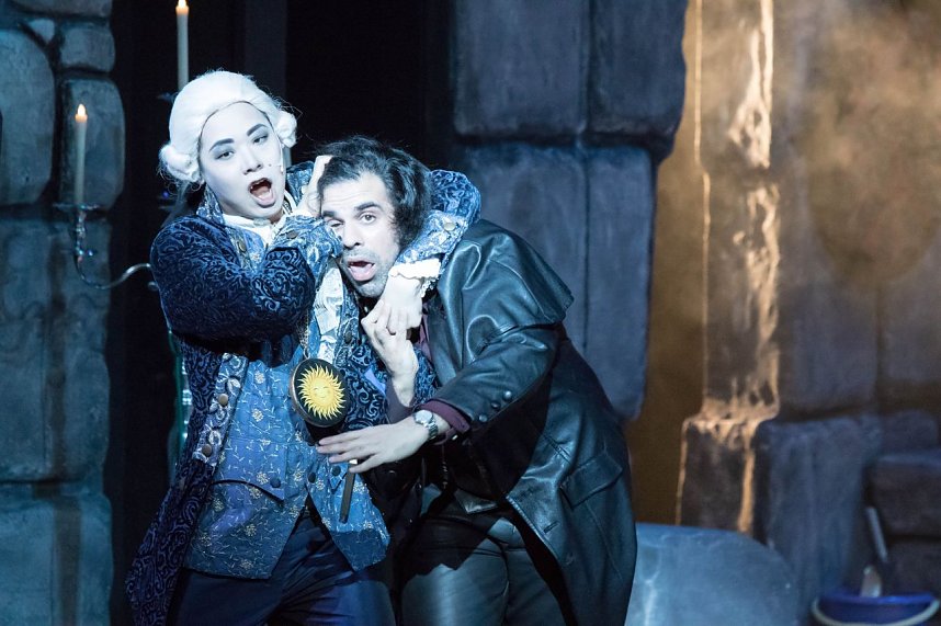 Vorhang auf f&uuml;r die Kinder der Nacht - B&uuml;hnenball 2018 im Nordh&auml;user Theater