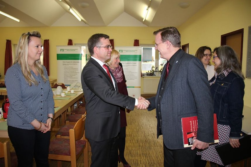 Umsetzung des Landesprogramms "Arbeit f&uuml;r Th&uuml;ringen (LAT)