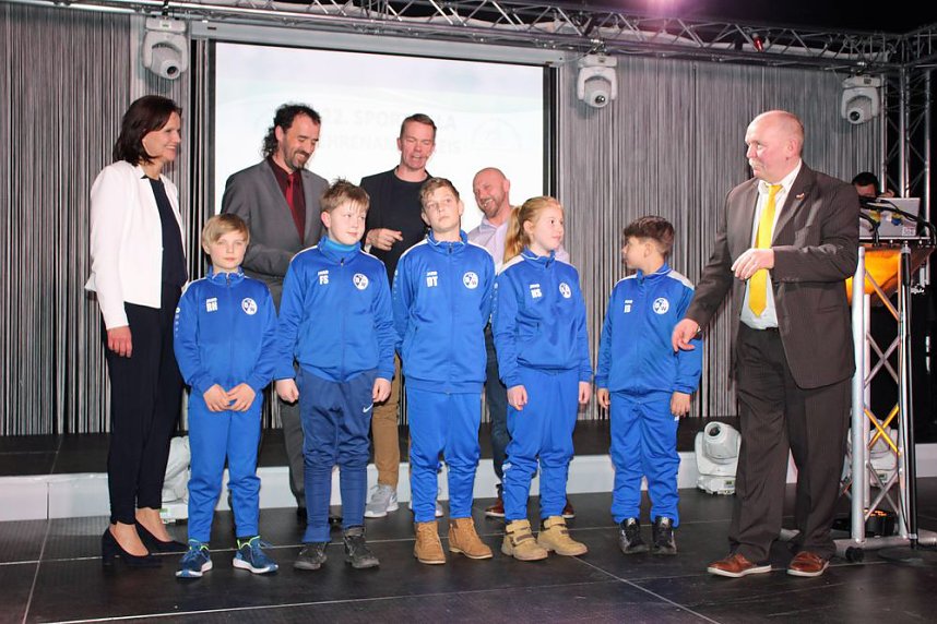 Schauprogramm, Ehrenamtspreise und mehr bei Sportgala