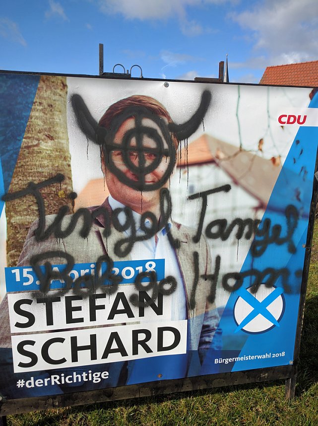 Erneut gro&szlig;fl&auml;chige Beschmierung von Wahlplakaten