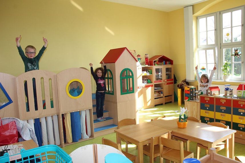 Hurra, wir spielen in der sanierten Kita