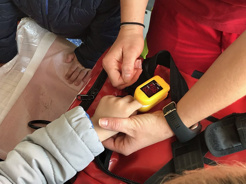 Rettungswagen vor der Rappelkiste Oberb&ouml;sa !