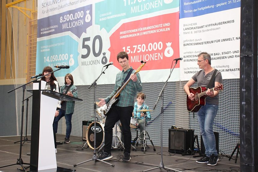 Feierliches Richtfest am Kyffh&auml;usergymnasium