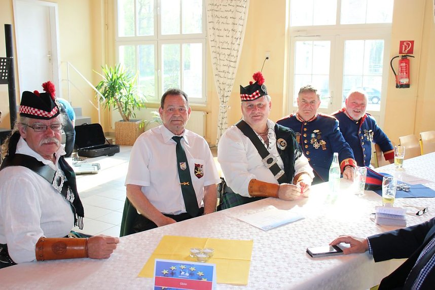 Bosseln Gr&uuml;&szlig;e