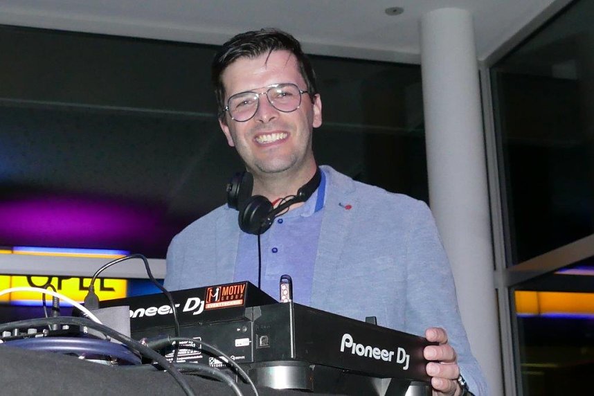 Afterwork-Party im Mercedes-Autohaus