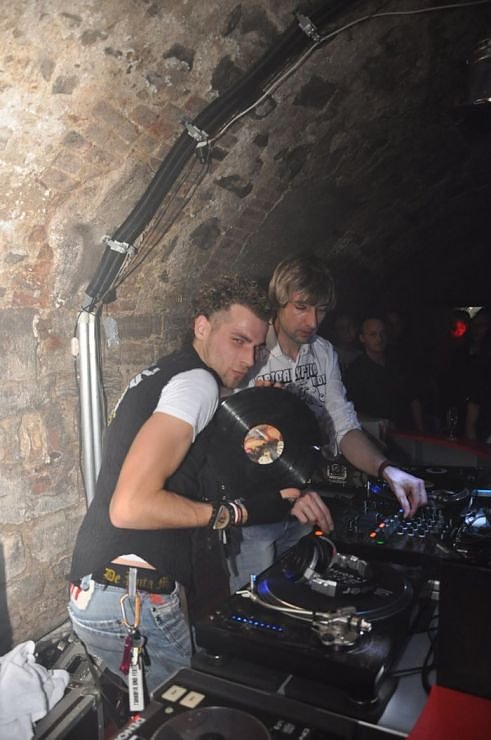 Funky  Kitchen NDH Tunes Clubtour im Grease