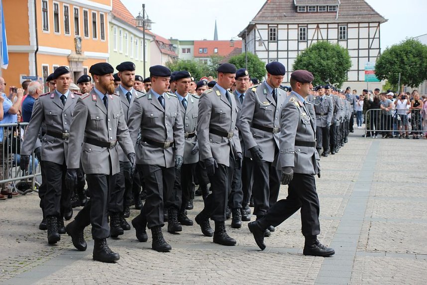 Wieder Soldatinnen und Soldaten vereidigt
