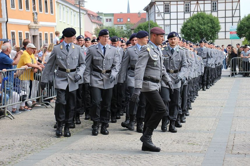 Wieder Soldatinnen und Soldaten vereidigt