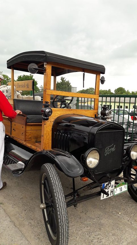 25. Apoldaer Oldtimer-Schlosstreffen 2018