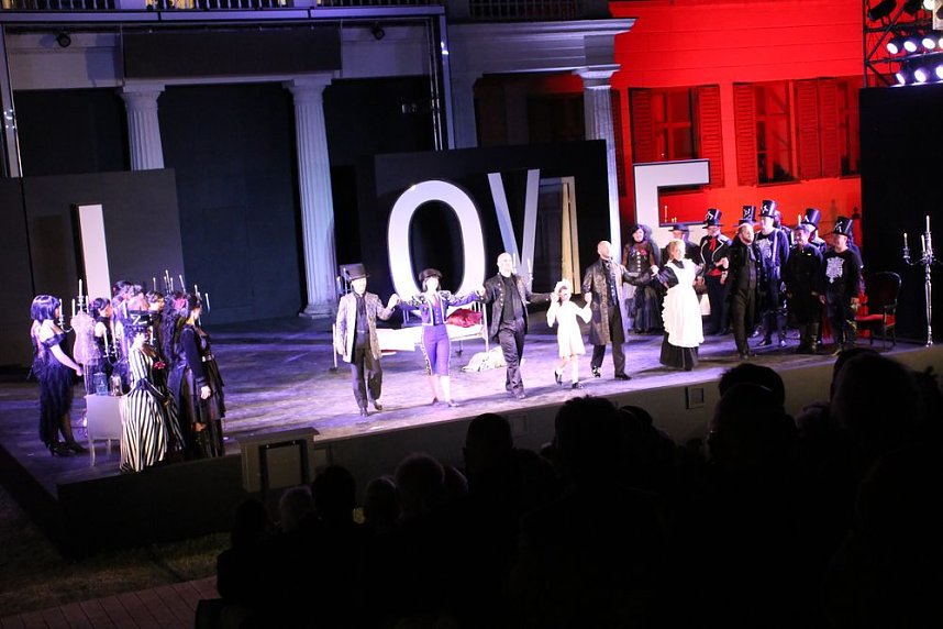 La traviata mit glanzvoller Premiere