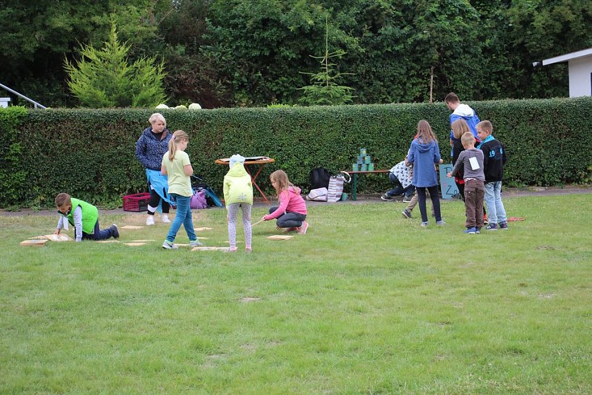 Schwimmbadfest mit der Fachschule