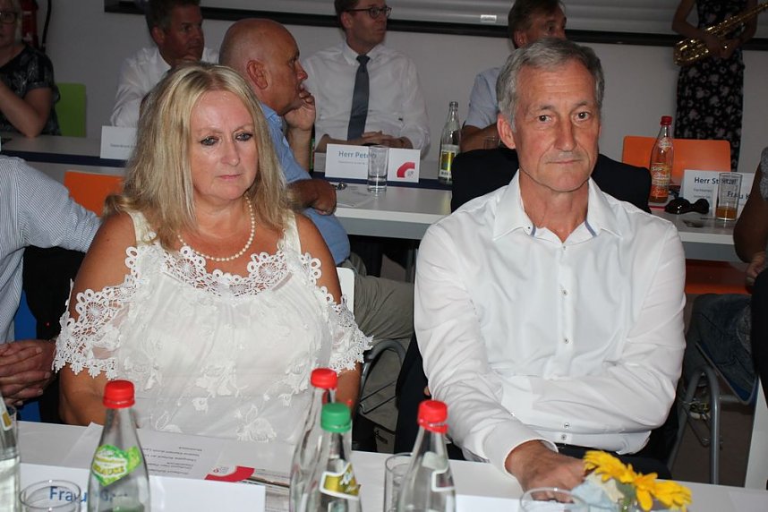 Gemeinschaftsschule in Greu&szlig;en &uuml;bergeben