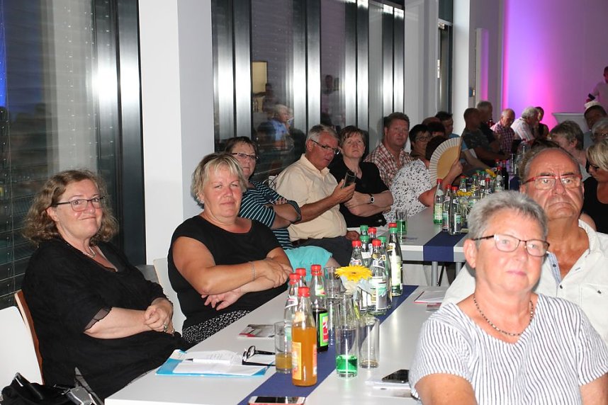 Gemeinschaftsschule in Greu&szlig;en &uuml;bergeben