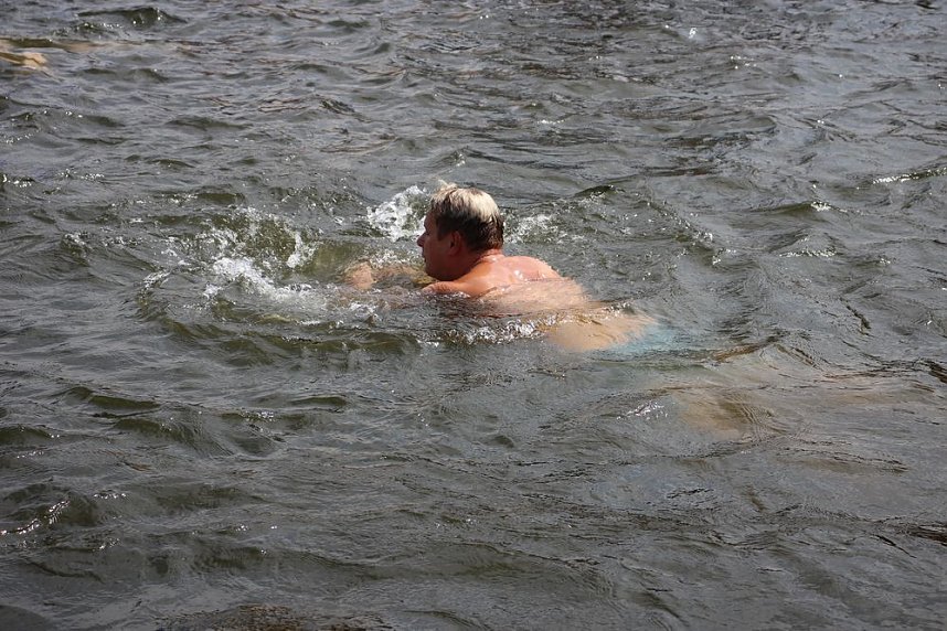 Erste Weltmeister im Brustr&uuml;ckw&auml;rtsschwimmen