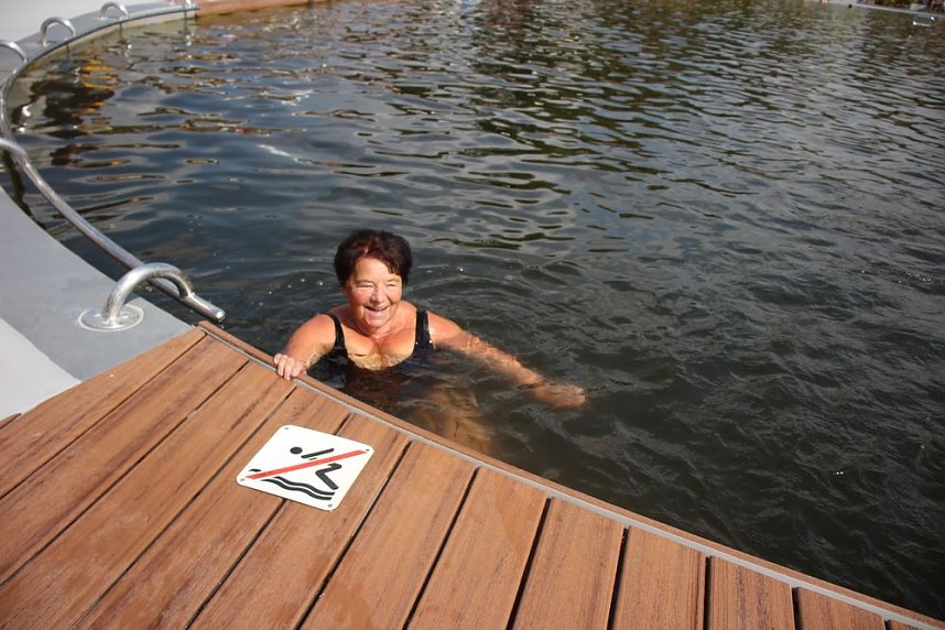 Erste Weltmeister im Brustr&uuml;ckw&auml;rtsschwimmen