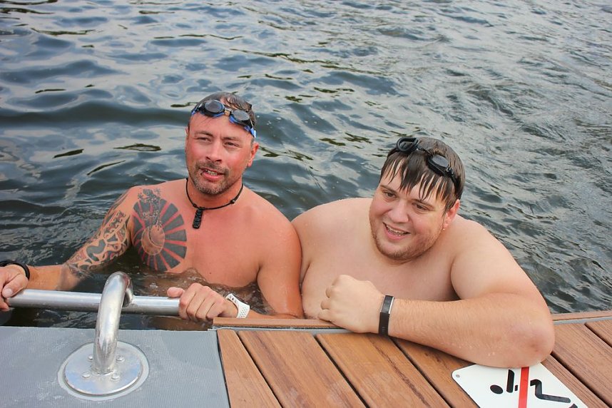 Erste Weltmeister im Brustr&uuml;ckw&auml;rtsschwimmen