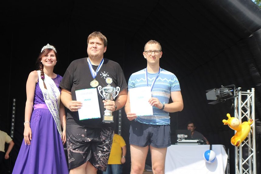 Erste Weltmeister im Brustr&uuml;ckw&auml;rtsschwimmen