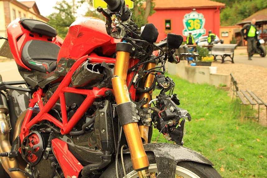 Zwei Unf&auml;lle auf der B85