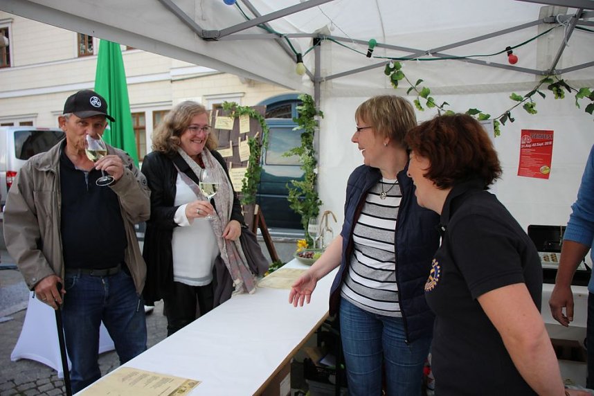 Sehr erfolgreicher Start des Weinfests