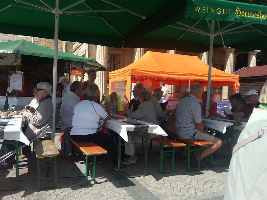 Mit Wein in den neuen Tag