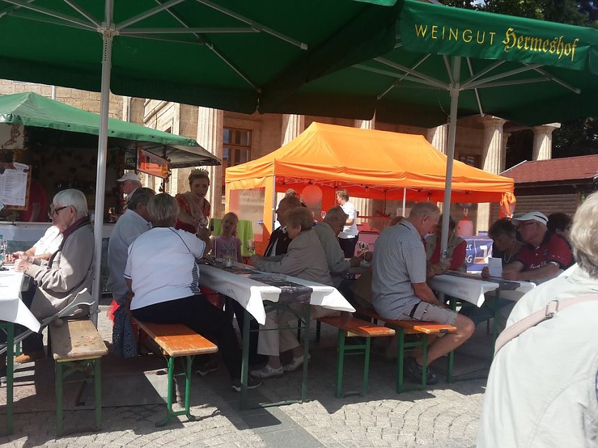 Mit Wein in den neuen Tag