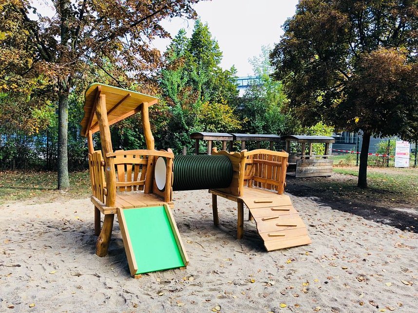 Spielplatz am Schlo&szlig;platz wurde erweitert