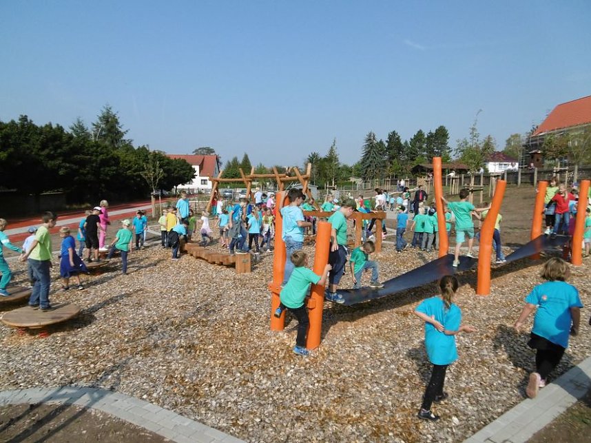 &Uuml;bergabe Au&szlig;enanlage der Grundschule Bottendorf