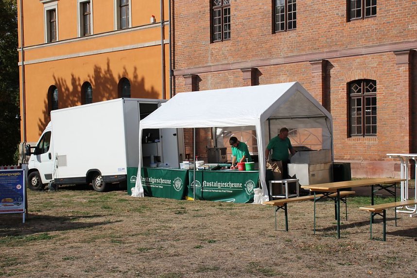 Gro&szlig;es Ger&auml;t aufgebaut