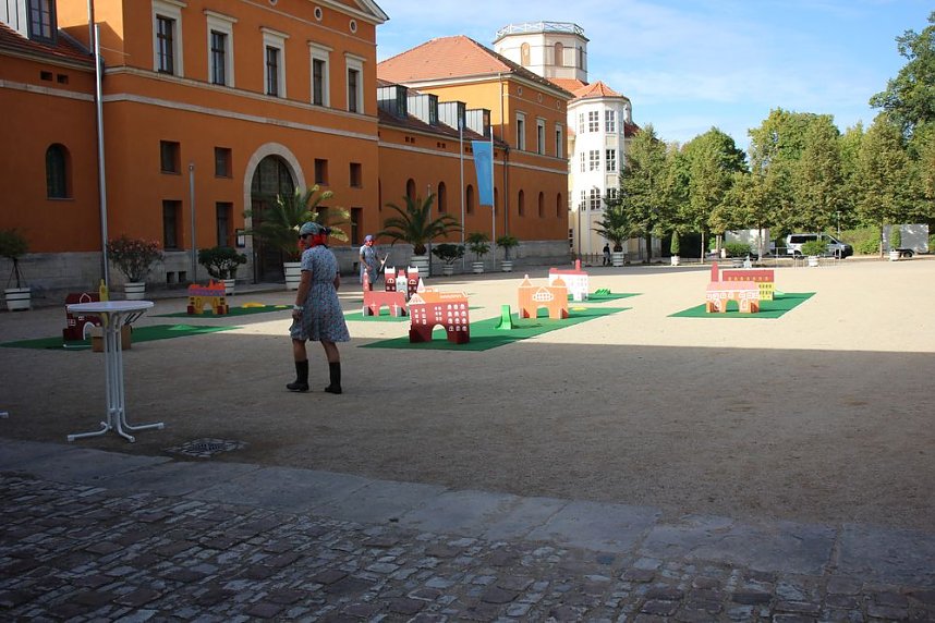 Gro&szlig;es Ger&auml;t aufgebaut