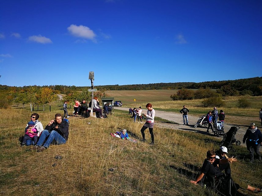 Familienwandertag der Kindervilla bei strahlendem Sonnenschein