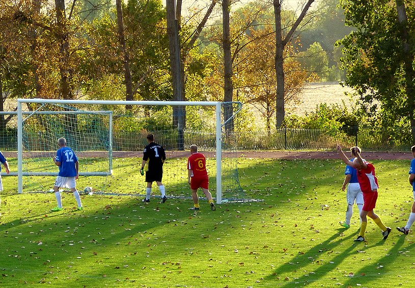 Das traditionelle Fu&szlig;ball-Spiel im Stadion an der Wipper