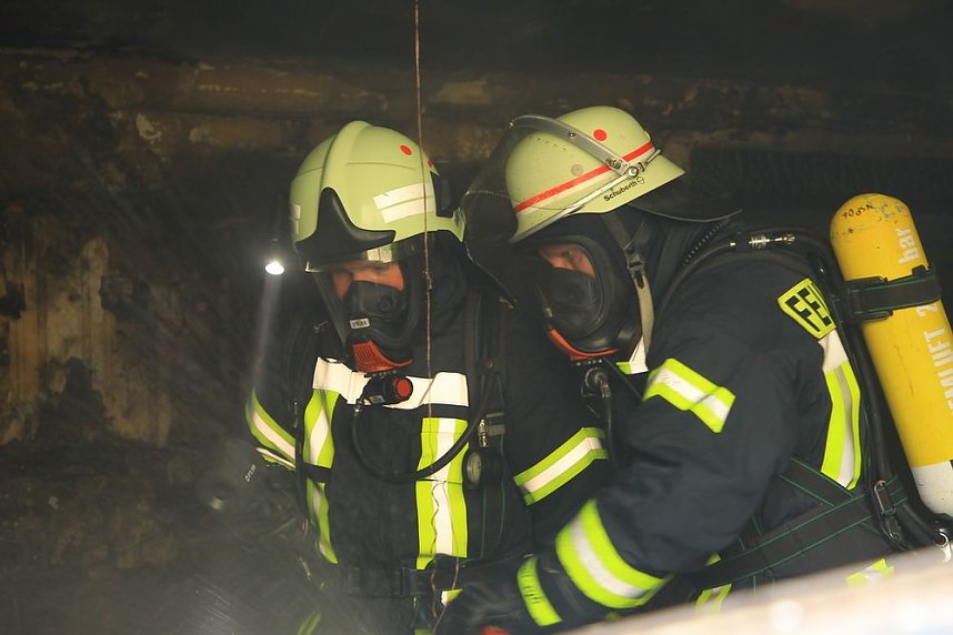 Eine Verletzte bei Wohnhausbrand (Update)