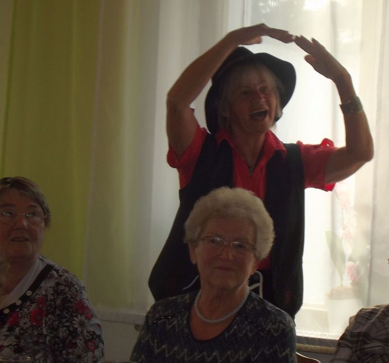 Herbstfest im WB 4 mit Bebraer Singv&ouml;geln gefeiert